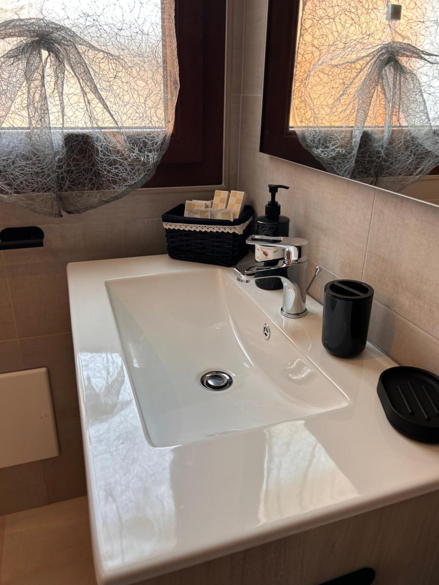Vista D'Ogliastra Hotel Gairo Sant'Elena Стая снимка